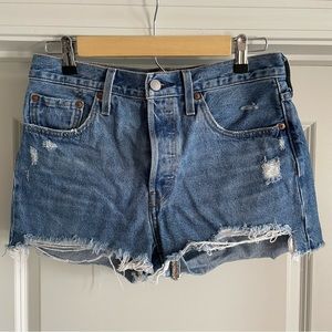 Levi’s Original 501 Distressed Jean Shorts in Medium Wash (Size 28)